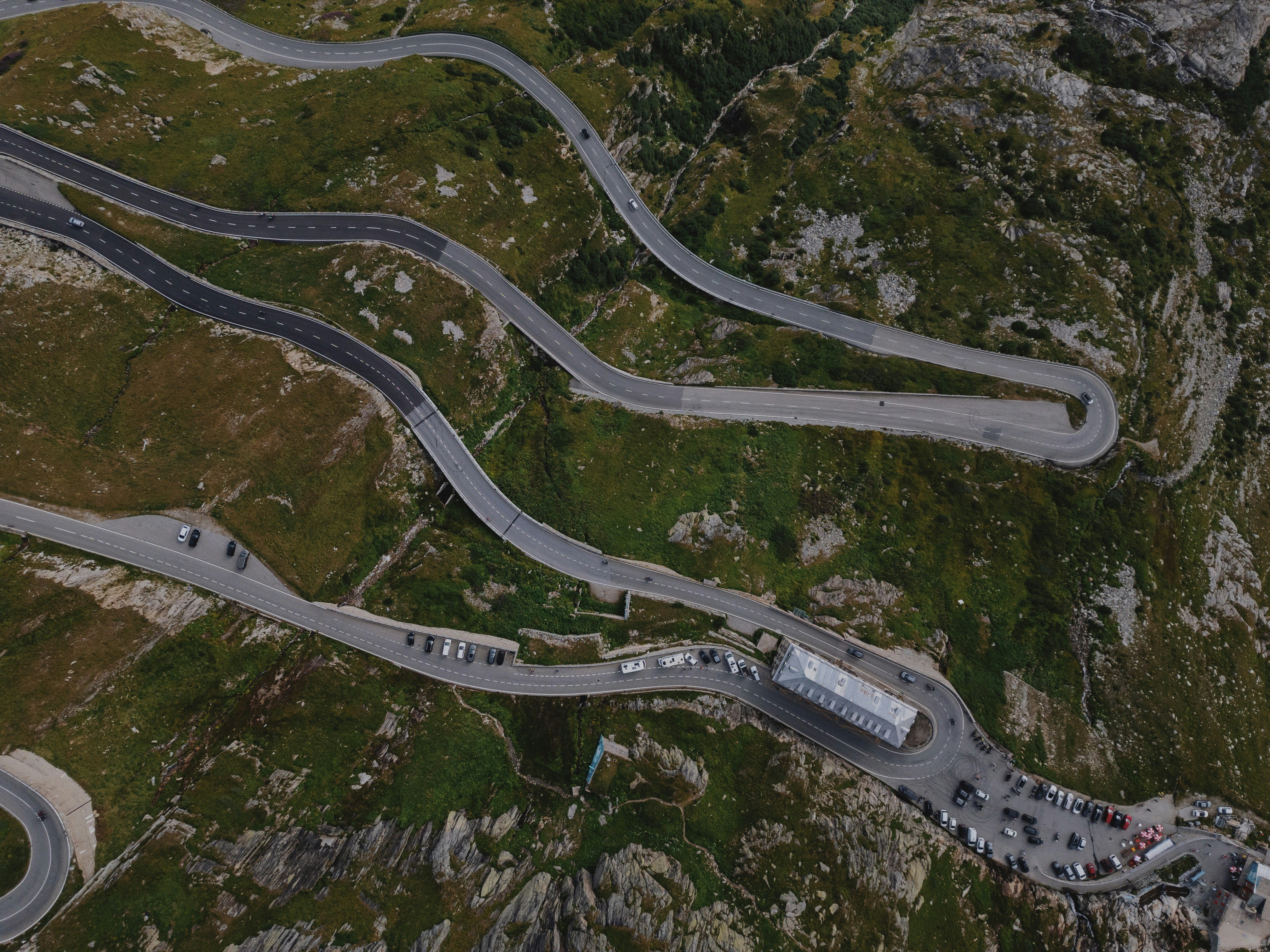 ローカル環境でgit initコマンドを実行しているターミナルのスクリーンショット